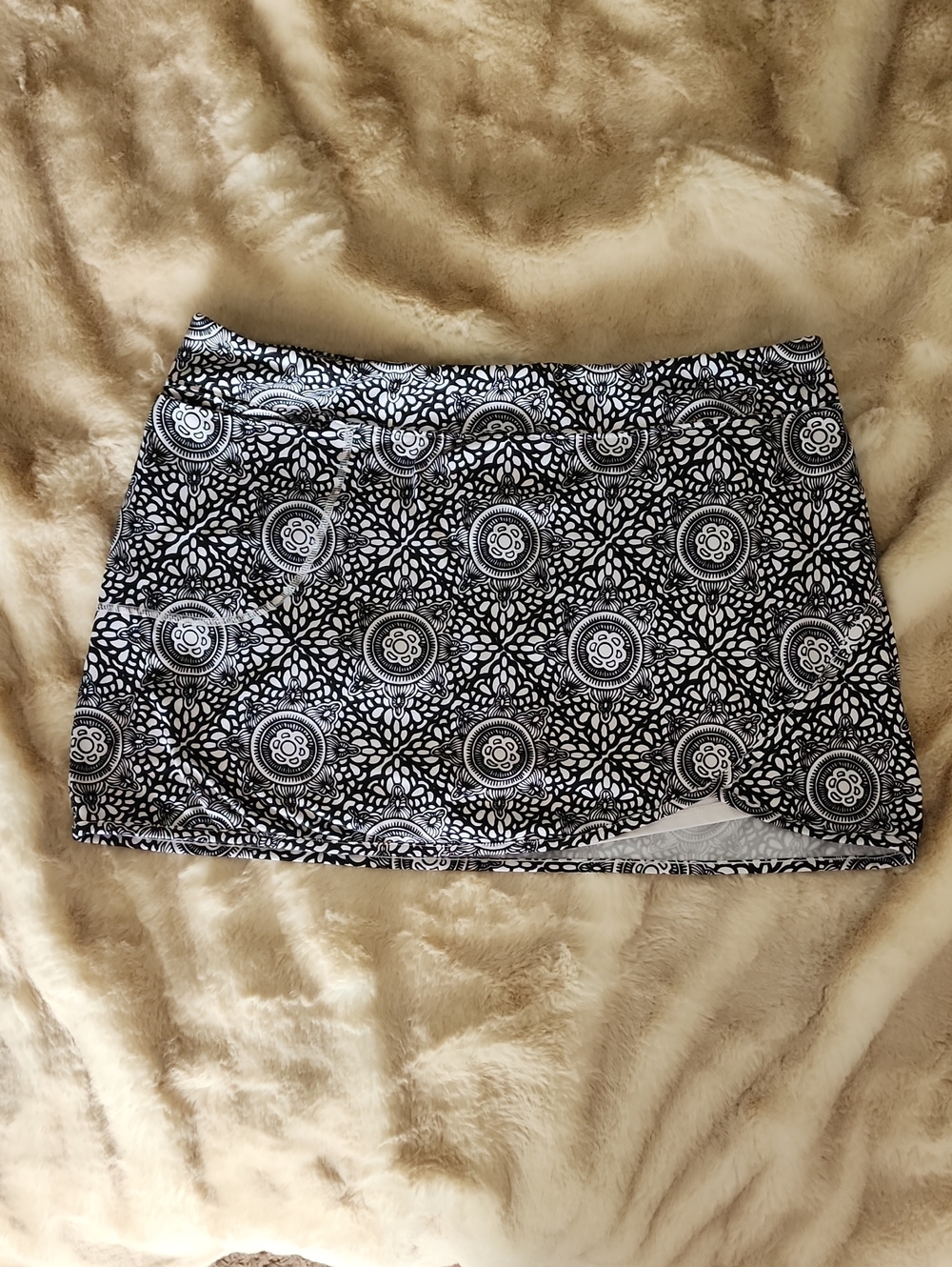 Soybu Black and White Printed Athletic Skort